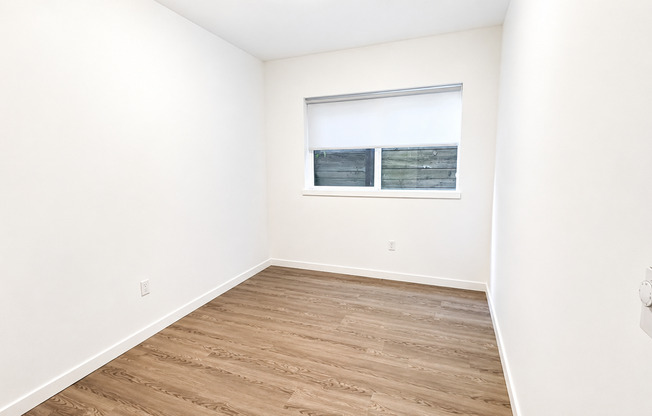 2 beds, 1 bath, 692 sqft, $1,695, Unit 105