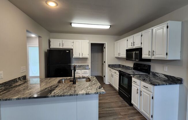 3 Bedroom, 2 Bathroom Newly Renovated Home- **ASK ABOUT OUR CASHLESS SECURITY DEPOSIT OPTION**