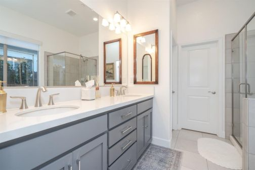 5009 CREEKHOLLOW WAY