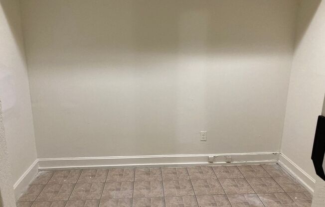 1 bed, 1 bath, 700 sqft, $1,199, Unit 46-TF