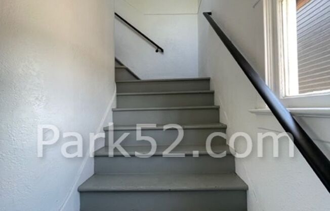 $500 Off First Full Month! 2 Bedroom 1 Bathroom Duplex
