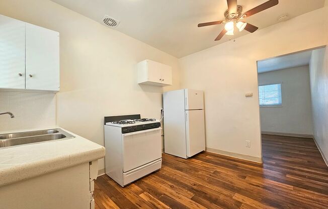 Studio, 1 bath, $1,895, Unit 27