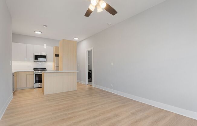 Studio, 1 bath, 346 sqft, $1,550, Unit 305