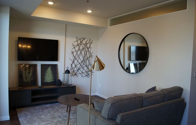 1 bed, 1 bath, 603 sqft, $1,745, Unit 711