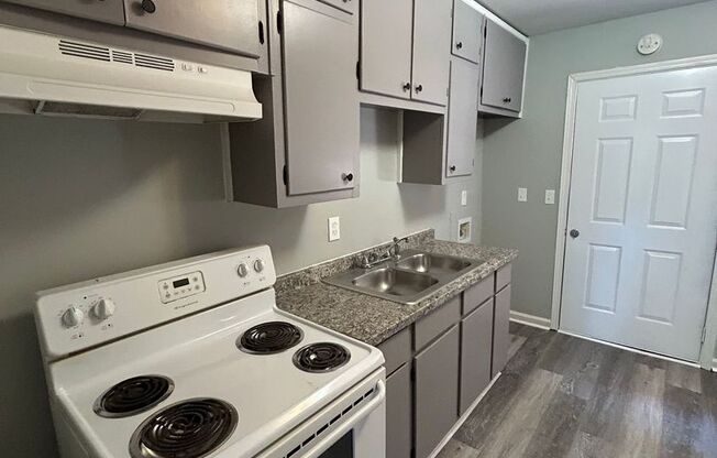 2 beds, 1 bath, $1,050