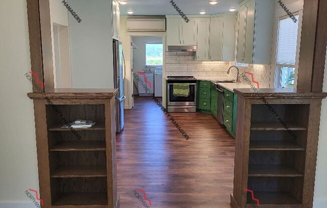 STATUS *AVAILABLE* | R207 | $2100  *** MOVE IN SPECIAL ****