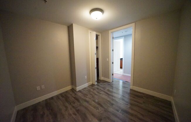 2 beds, 2 baths, $2,695, Unit Parcel #:  162-20-311-075