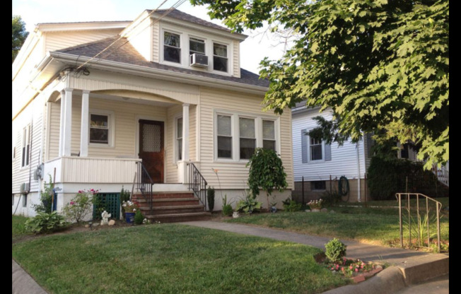 35 COLLEGE RD