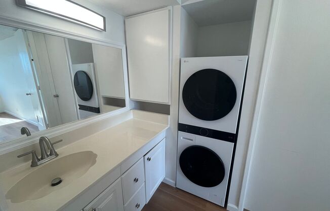 1 bed, 1 bath, $3,000, Unit # 2003