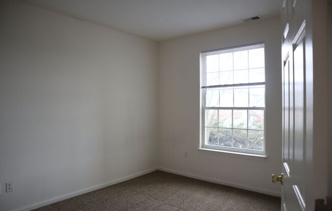 2 beds, 2 baths, 1,033 sqft, $1,549, Unit 27-27104