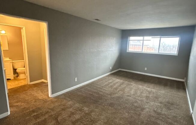 2 beds, 1 bath, 750 sqft, $1,095, Unit B10 1011 16