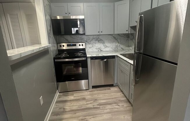 1 bed, 1 bath, 625 sqft, $1,325, Unit C09