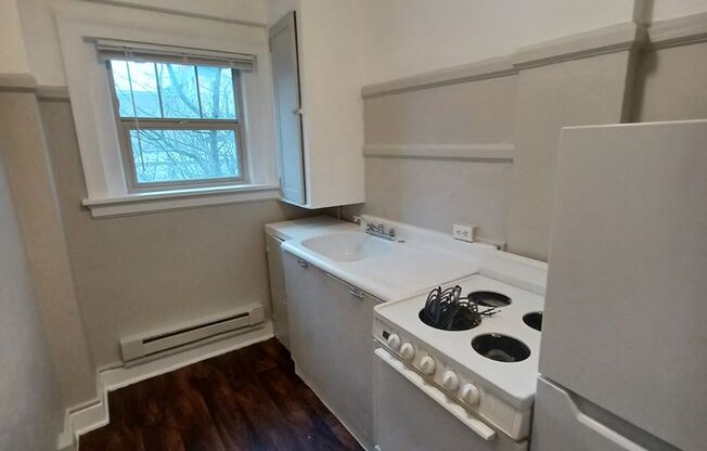 Historical Belltown brick building. Close to Downtown