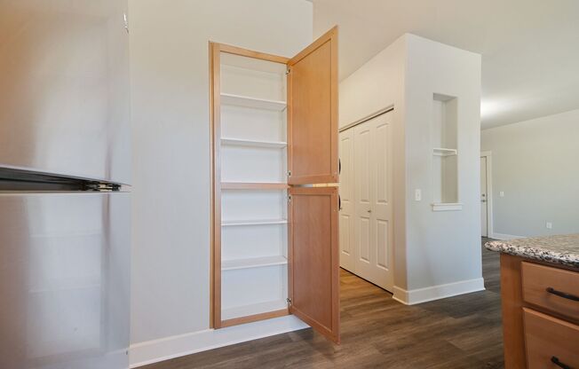 2 beds, 2 baths, 948 sqft, $1,975, Unit 301-75