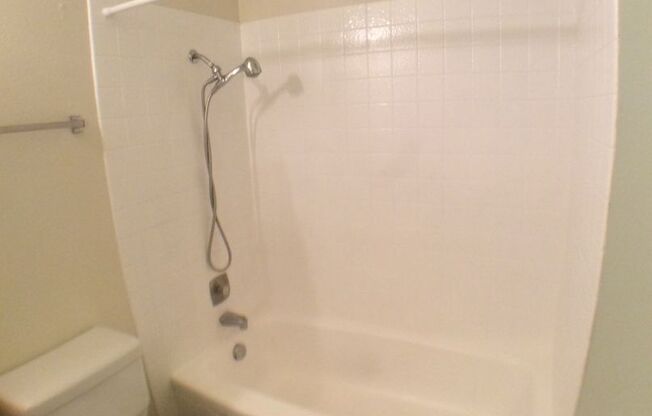 2 beds, 1 bath, 740 sqft, $1,600, Unit 315