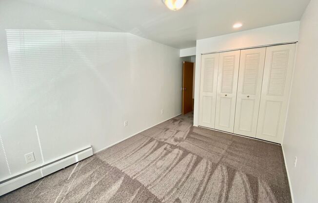 2 beds, 1 bath, 1,000 sqft, $1,295, Unit 112