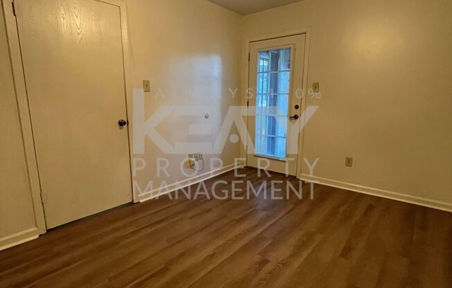 2 beds, 1.5 baths, 1,100 sqft, $950, Unit C