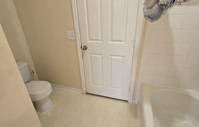 2 beds, 2 baths, $1,600