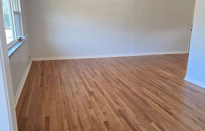 Remodeled 4Bd 3Bath home w Basement