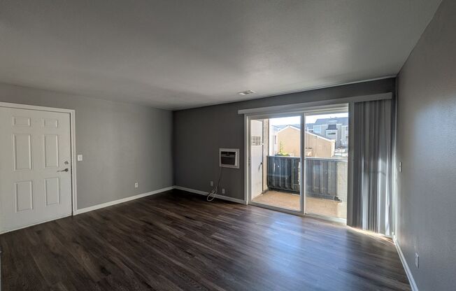 2 Bedroom 1 Bathroom Condo available NOW!