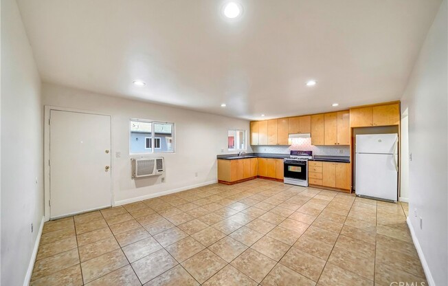 6735 Elmer Ave.