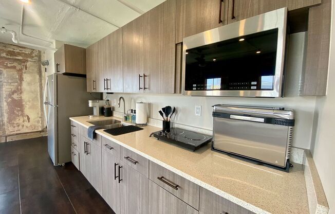 1 bed, 1 bath, 675 sqft, $1,800, Unit 219 N ALAMO #402