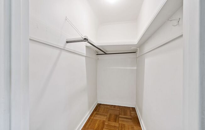 Studio, 1 bath, 304 sqft, $850, Unit 208