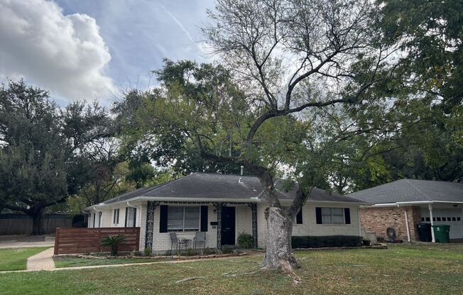 1822 Pine Village Drive