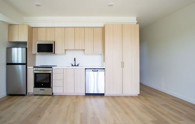 004 - West Lombard