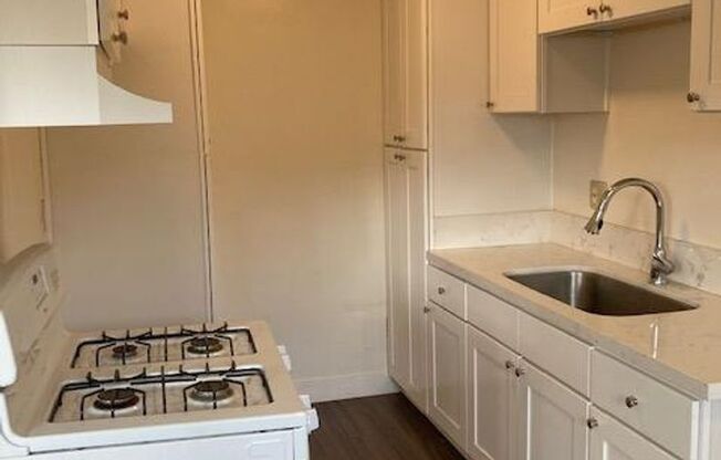 2 beds, 1 bath, $1,795, Unit 12