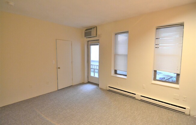 1 bed, 1 bath, 745 sqft, $3,075, Unit 40-PE
