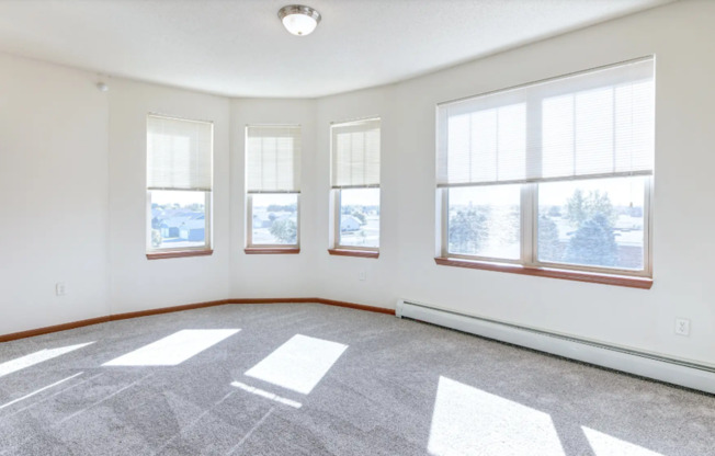 2 beds, 2 baths, 1,003 sqft, $1,580, Unit 35-321