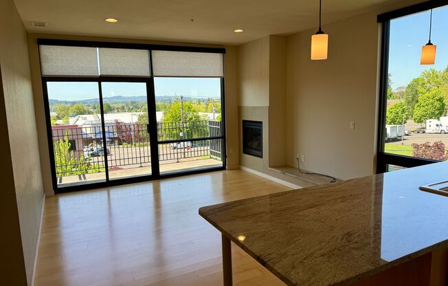 Architecturally Significant High End Unit-Superb Rooftop Deck too