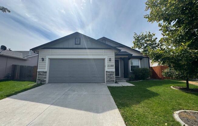 Single level floorplan in desirable neighborhood!