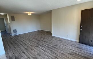 2 beds, 1 bath, 910 sqft, $2,345, Unit 33