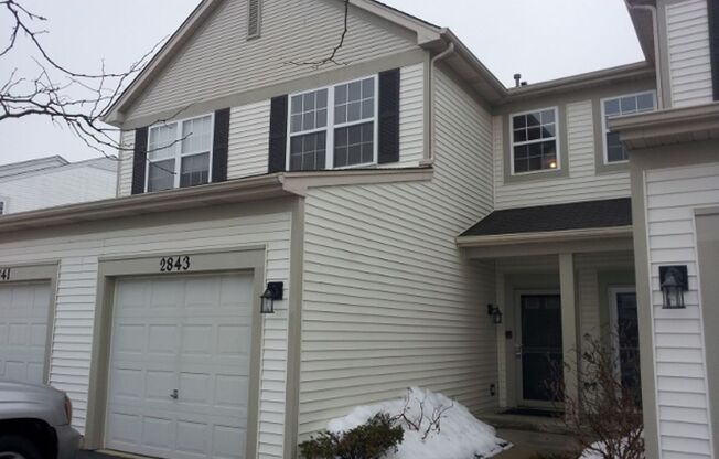 GORGEOUS 2 BEDROOM TOWNHOME LOCATED IN LINDENHURST COMING JANUARY 5TH!