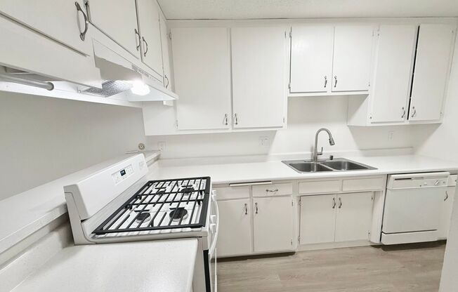 2 beds, 1.5 baths, 1,000 sqft, $2,395, Unit L-2