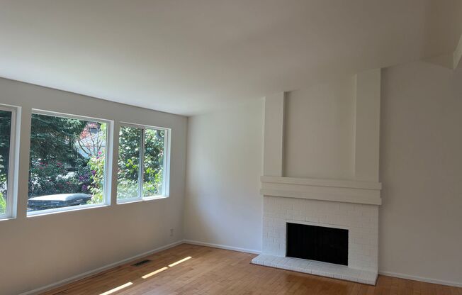 4bd/2.75ba Bellevue Home