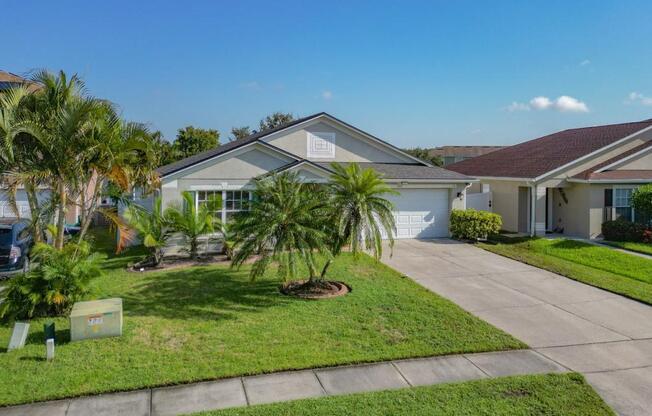 221 WINDROSE DR