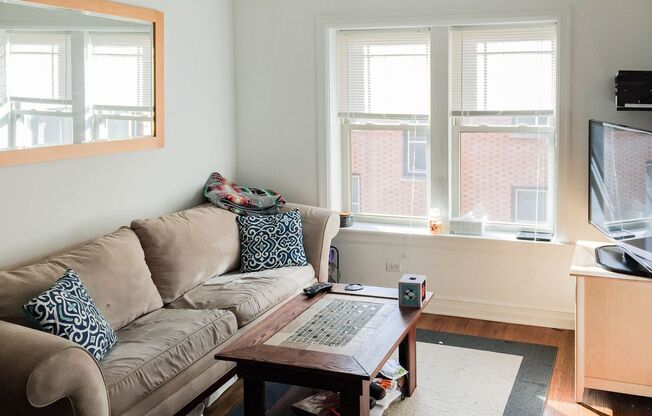 1 bed, 1 bath, 449 sqft, $1,935, Unit 3814S-3W