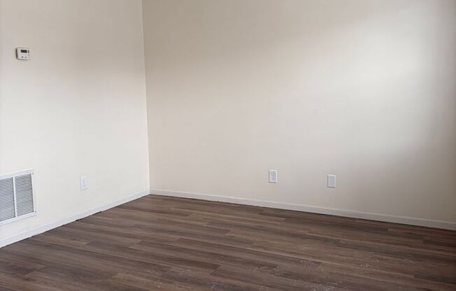 2 beds, 1 bath, 885 sqft, $1,150, Unit 764