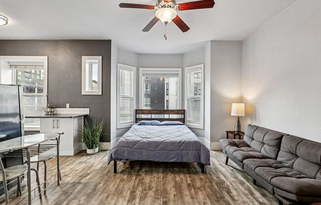 Studio, 1 bath, 375 sqft, $1,425, Unit 209