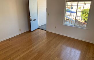 2 beds, 1 bath, $3,150