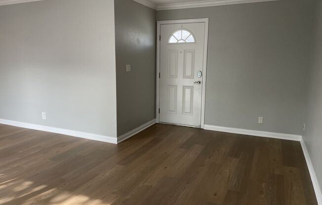 2 beds, 1 bath, 890 sqft, $2,795, Unit 0032