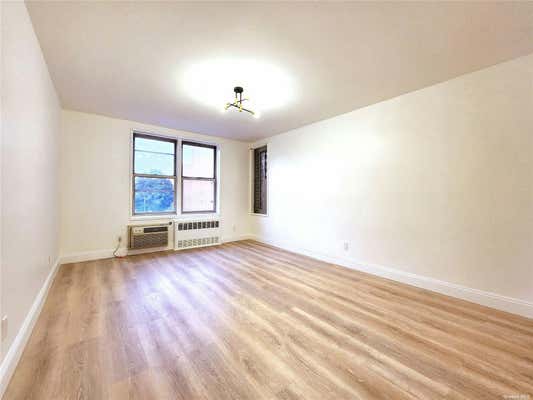 1 bed, 1 bath, $2,200, Unit 2G