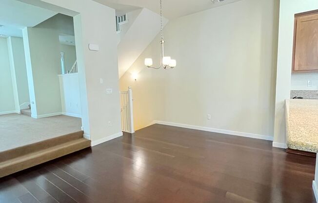 Spacious & Updated 3 Bedroom Home Walking Distance to Downtown Mountain View & Caltrain **Move-in Today**