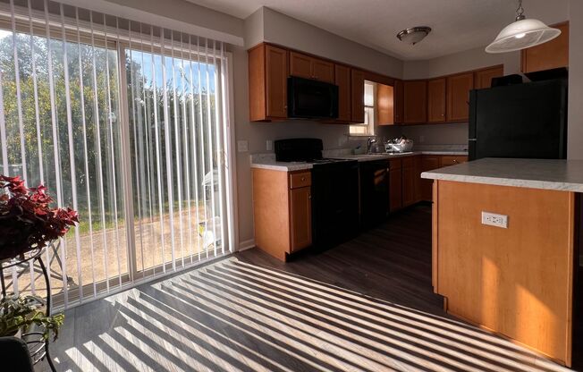 2B1b Apartment Sublease Available at Cheswick Village