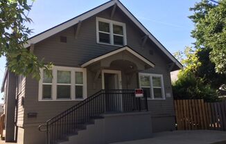 4 Bedroom House on UO Campus