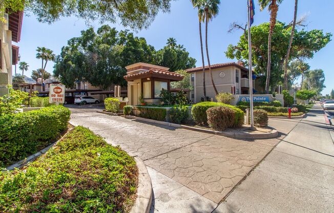 Come Check Out this Classic 2BED, 2BATH CONDO