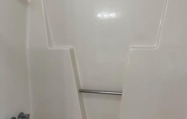 1 bed, 1 bath, 640 sqft, $990, Unit 179K